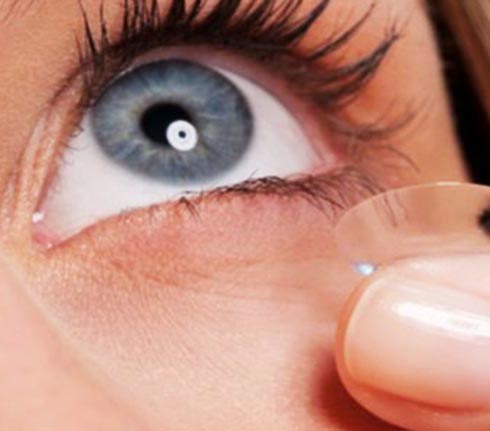 Uso errado de lentes de contato pode levar a transplante de córnea